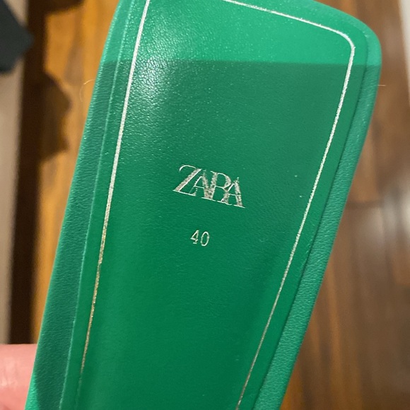Beautiful emerald green ZARA Sandals- gently used - Picture 2 of 4